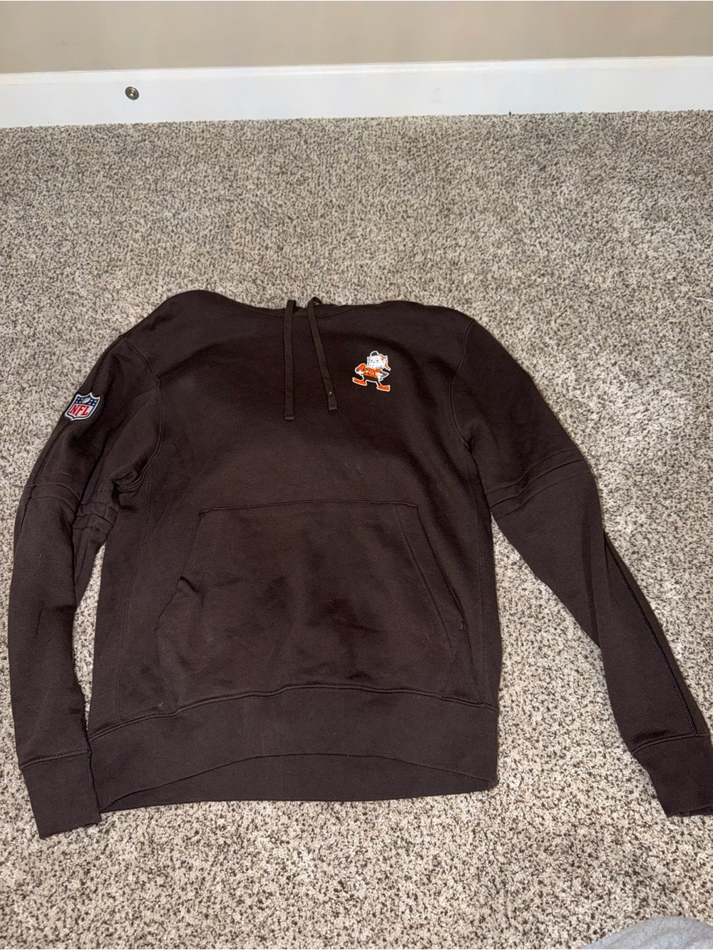 Nike Brown Crewneck Sweatshirt with Small Mascot Patch